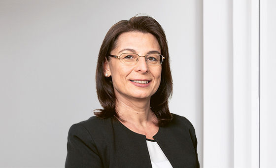 Portraitfoto von Ayfer Aytekin, bei der St.Galler Kantonalbank