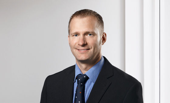 Portraitfoto von Cornel Signer, Senior Fachspezialist Gewerbekunden bei der St.Galler Kantonalbank