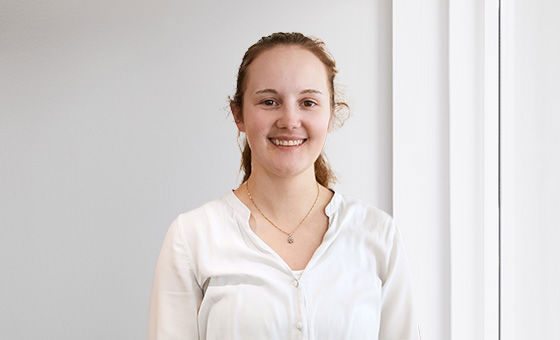 Portraitfoto von Rebecca Moser, Fachspezialistin Privatkunden bei der St.Galler Kantonalbank