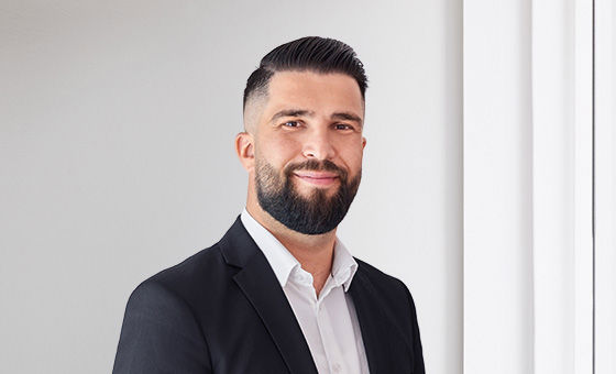 Portraitfoto von Valmir Dukaj, Berater Privatkunden bei der St.Galler Kantonalbank