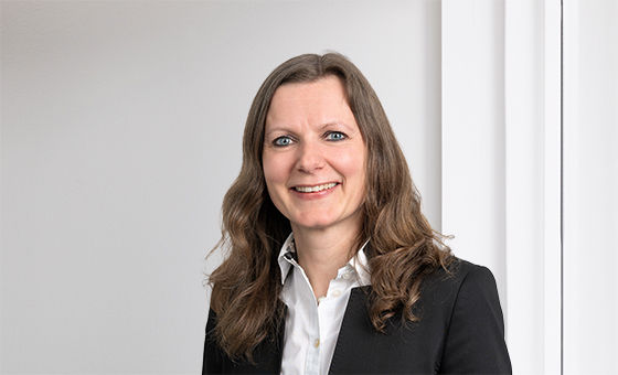 Portraitfoto von Anja Felder, Senior Finanzanalystin bei der St.Galler Kantonalbank